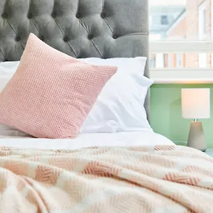 https://stunning-city-centre-3-bed-3-bath-sleeps-8.yorkshirehotels.net